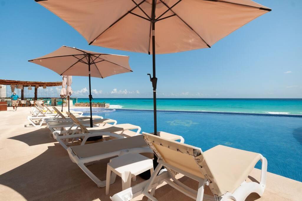 *Turquoise Escape- Beachfront Studio By Casa Paraiso* Cancún Exterior foto