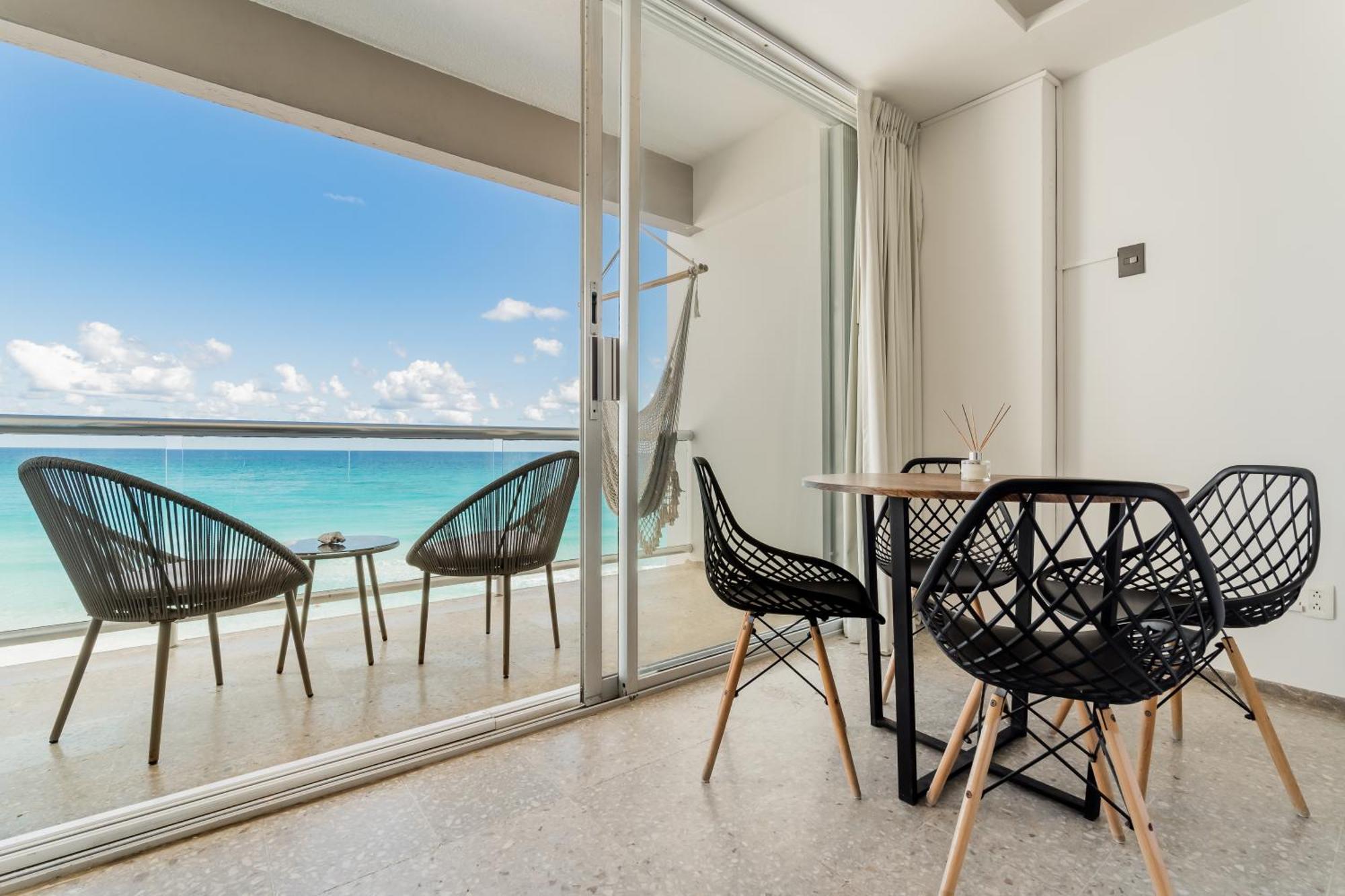 *Turquoise Escape- Beachfront Studio By Casa Paraiso* Cancún Exterior foto
